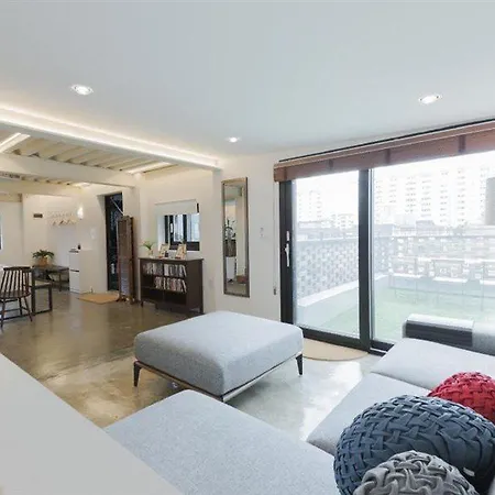Sio Hostel L-Suite